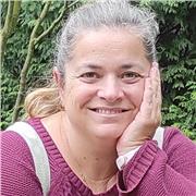 Licenciada en arte dramático y con experiencia impartiendo clases a niños y adultos